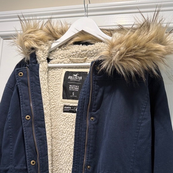 Hollister Navy Jacket with Faux Fur Hood sz S - Picture 4 of 14